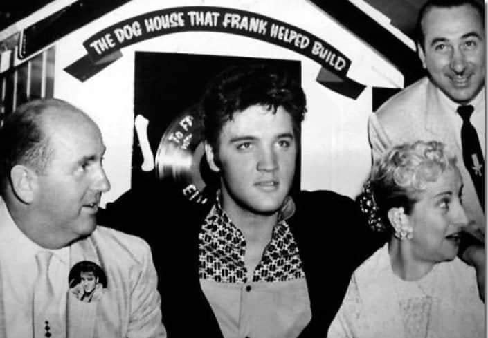 ELVIS 1957. “THE DOGHOUSE THAT FRANK HELPED BUILD”